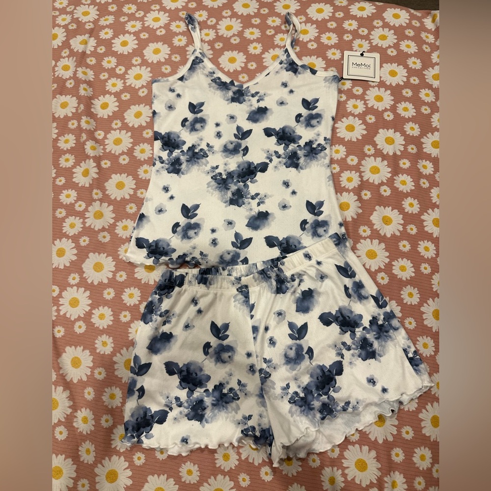 NWT MeMoi size xs floral tank and short pj set